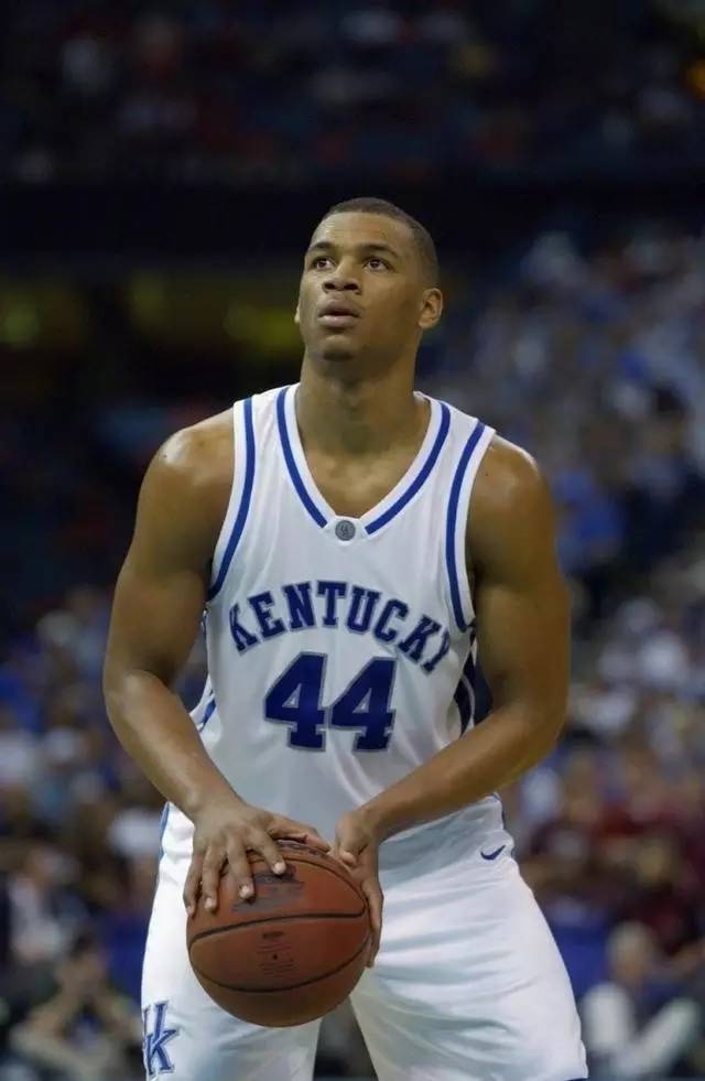 兰特领衔的 兰特领衔的