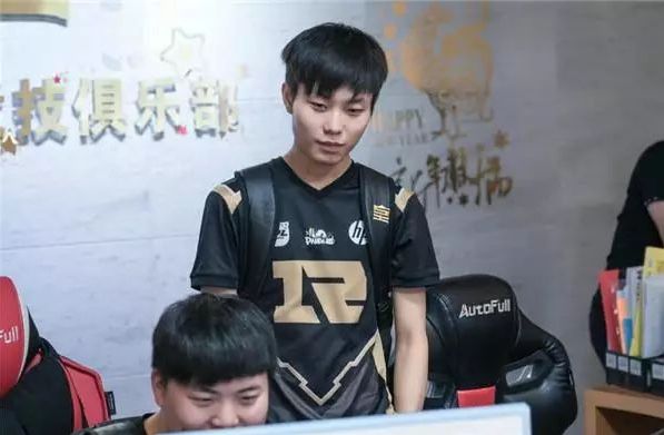 前三顶薪同 前三顶薪同