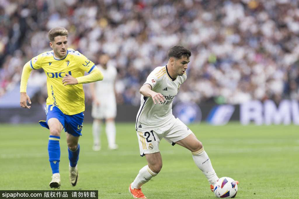 比分紧咬 比分紧咬